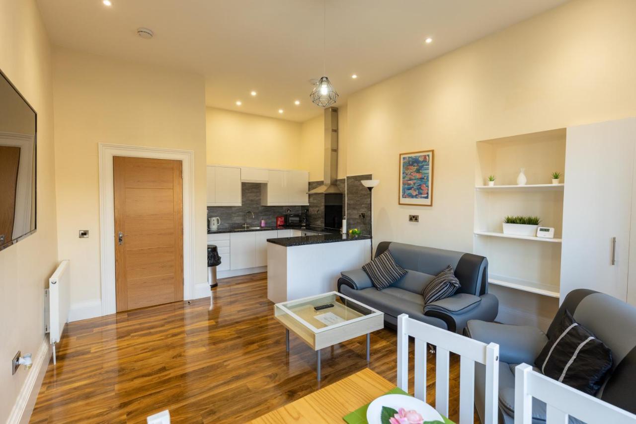 New 2 Bed Apartment With Stunning Views Of Arthur Seat Mountain 에든버러 외부 사진