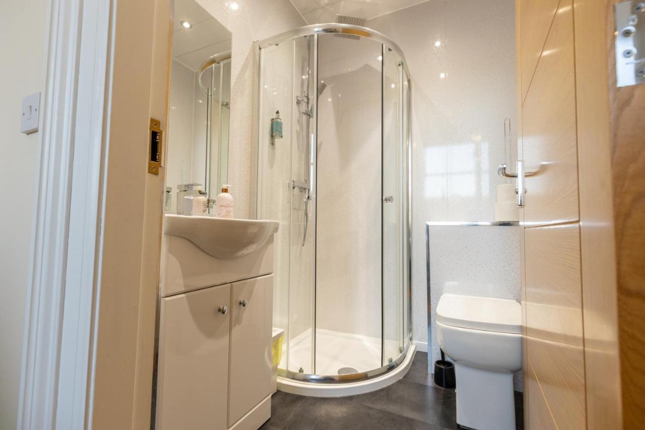 New 2 Bed Apartment With Stunning Views Of Arthur Seat Mountain 에든버러 외부 사진
