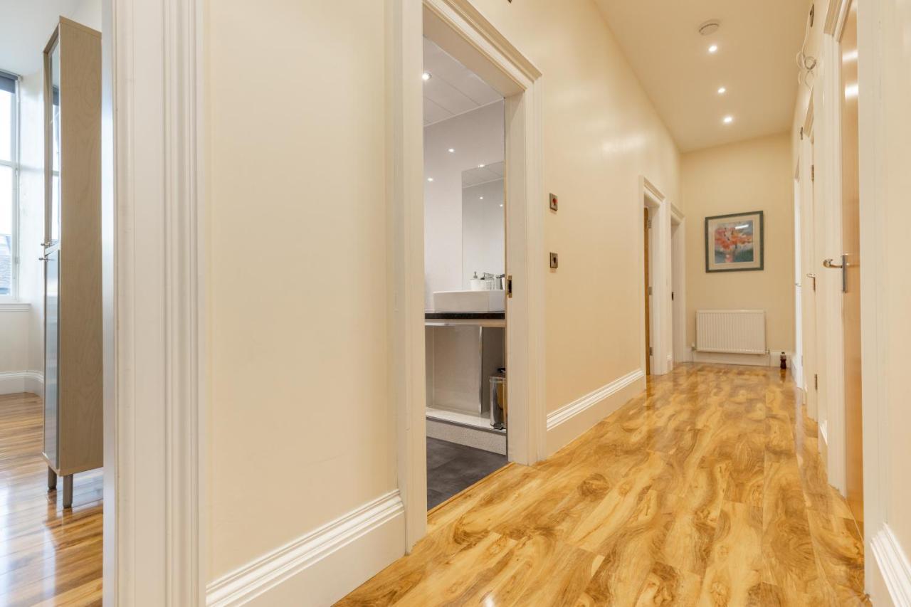 New 2 Bed Apartment With Stunning Views Of Arthur Seat Mountain 에든버러 외부 사진